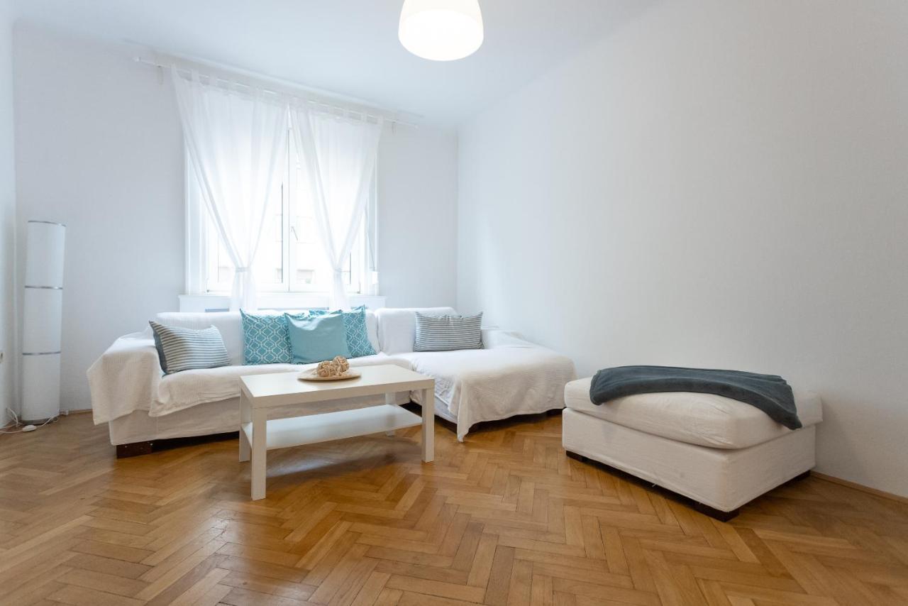 וינה City Center Operastreet Apartment "Italy" מראה חיצוני תמונה