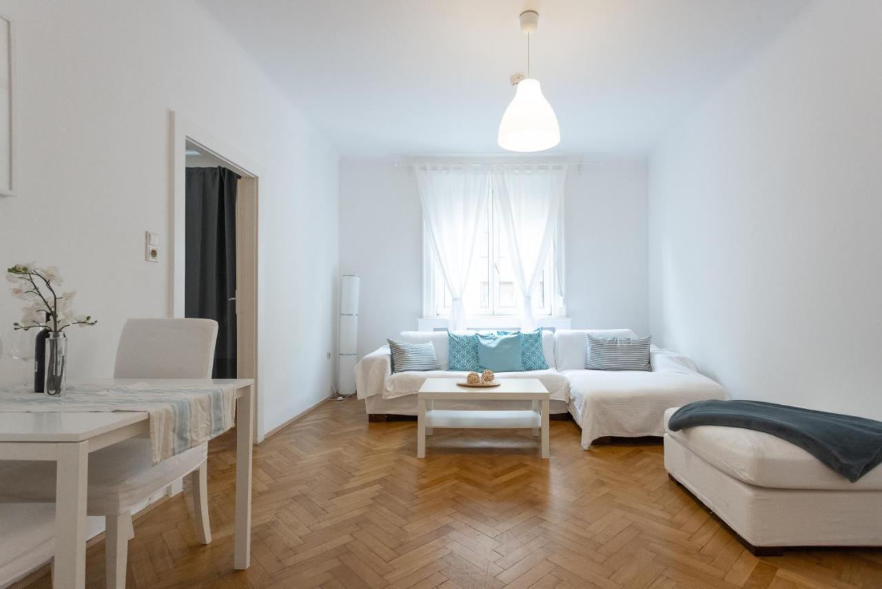 וינה City Center Operastreet Apartment "Italy" מראה חיצוני תמונה